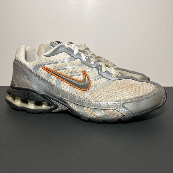 Mens NIKE Reax Run 3 Silver Athletic Shoes / Size 8.5 - Picture 1 of 9